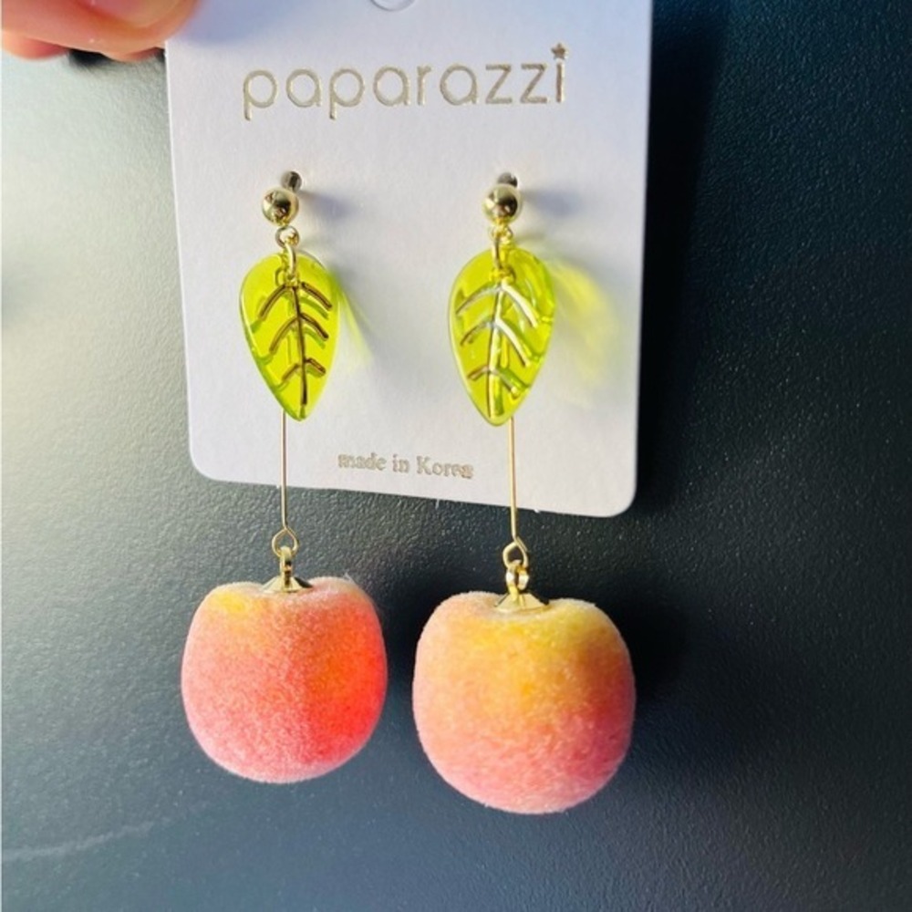Peach Fruit Dropβ Earrings Women OS Pink Orange New Flocked Fuzzy Leaf Paparazzi